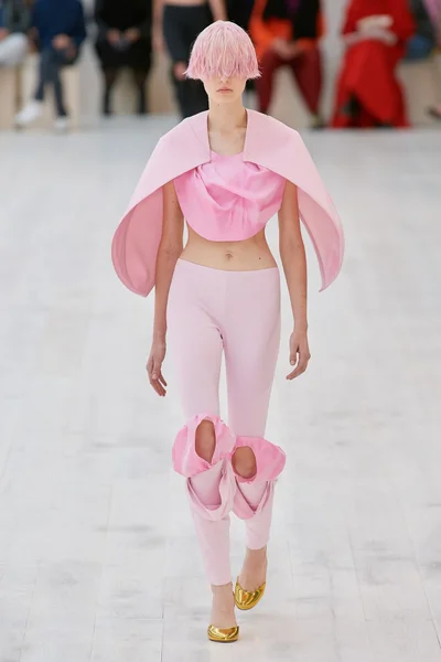 Look 18